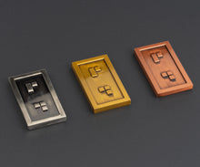 Load image into Gallery viewer, Circulated Weathered Short Credit Chip