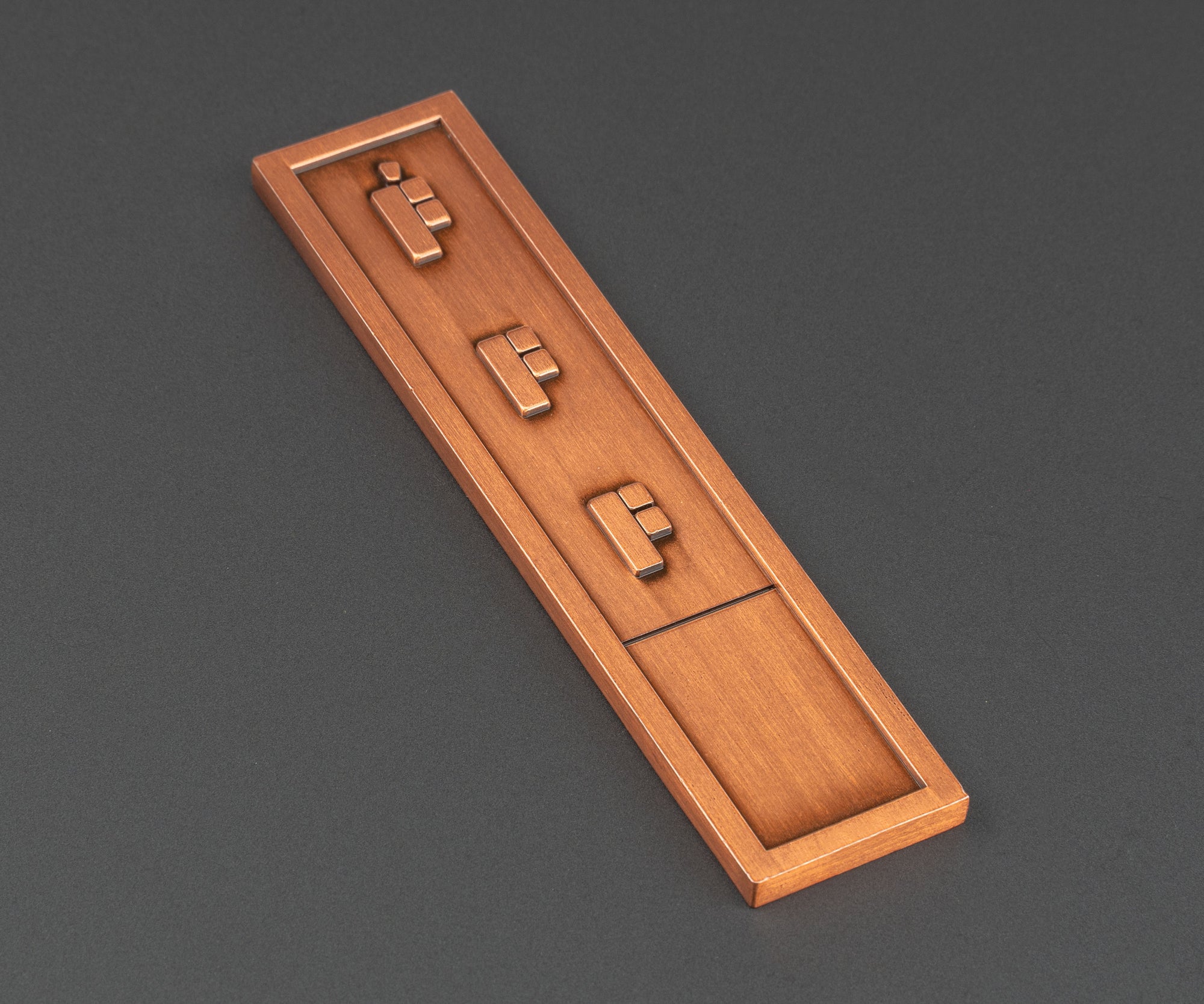 Circulated Weathered Long Credit Chip