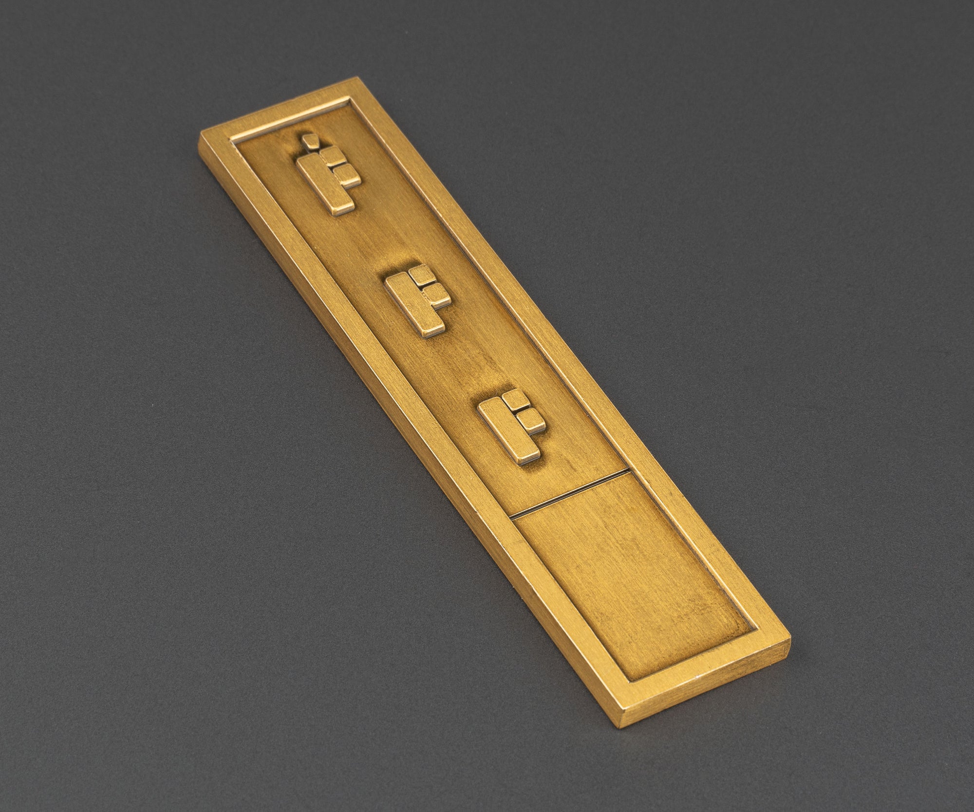 Circulated Weathered Long Credit Chip