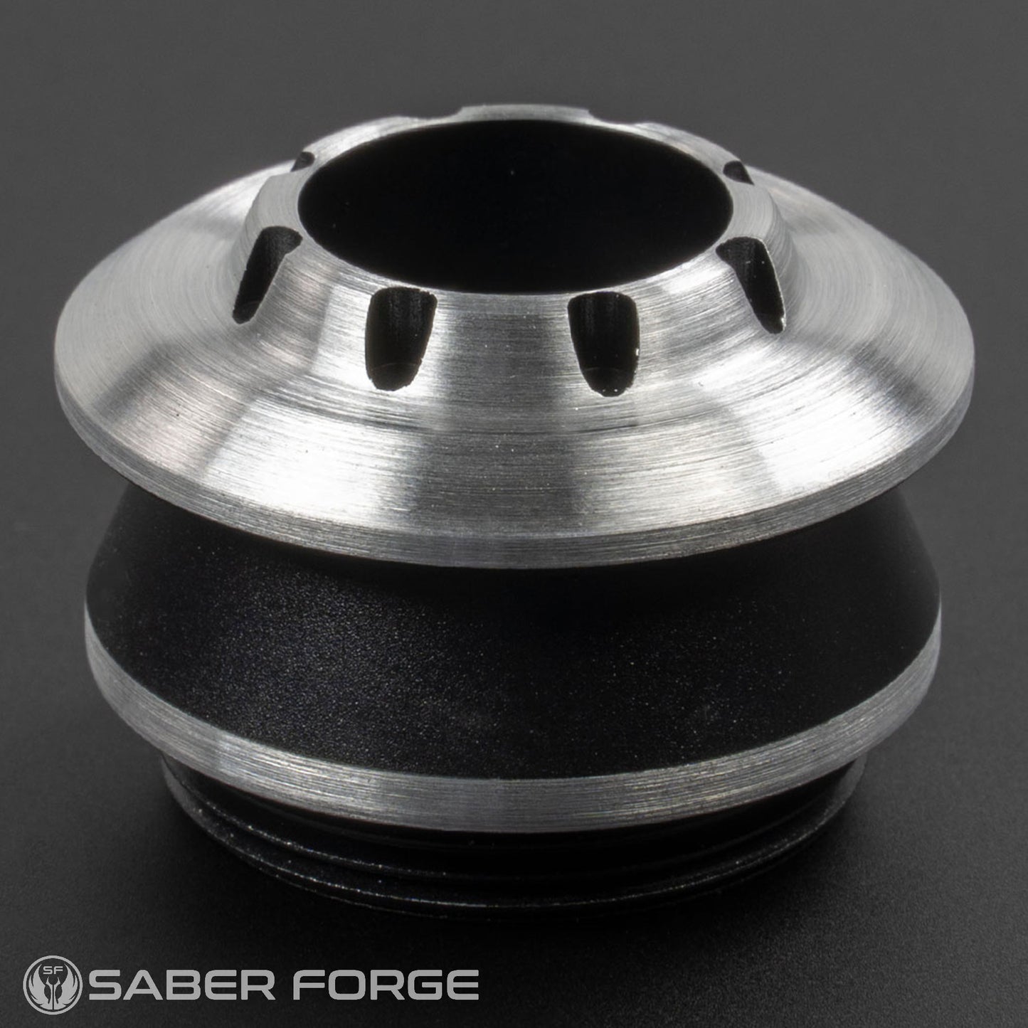 02 Pommel