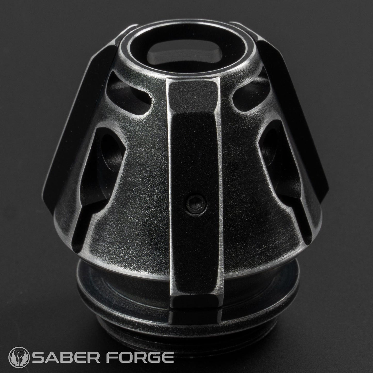 07 Pommel