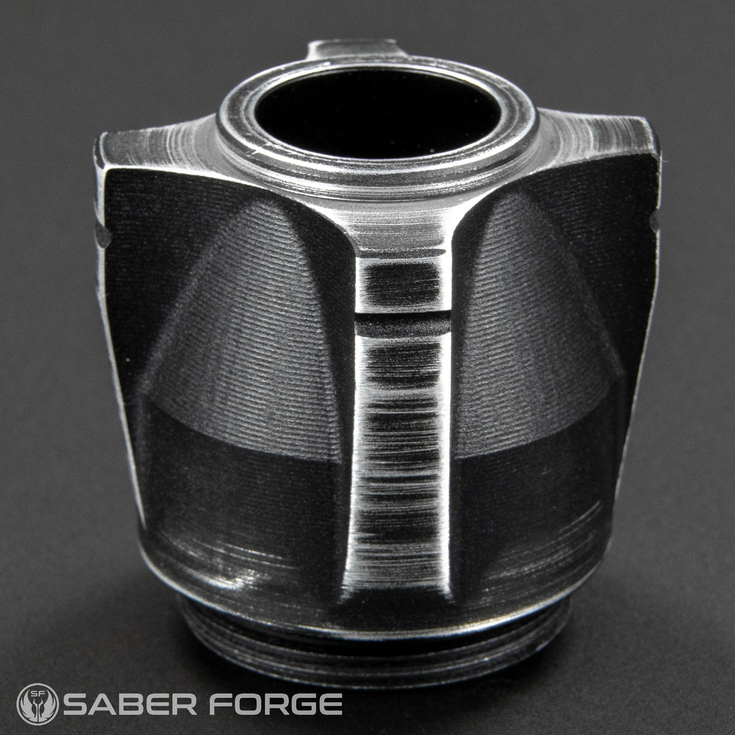 06 Pommel