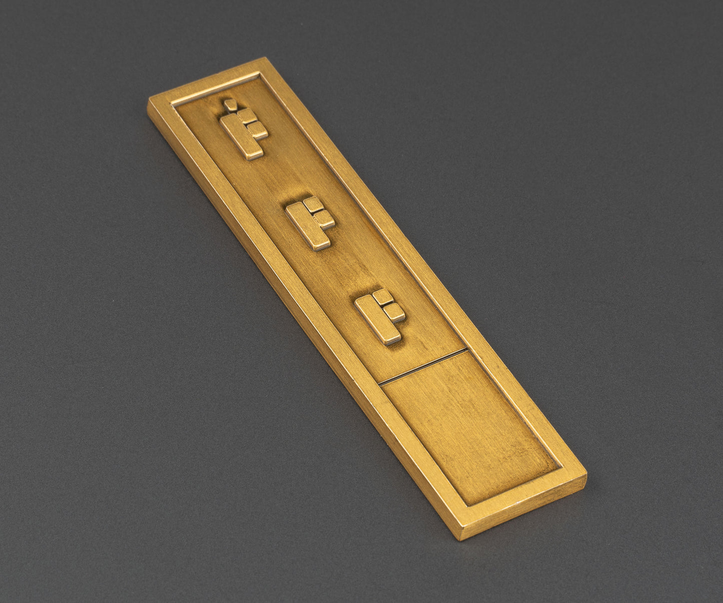 Circulated Weathered Long Credit Chip