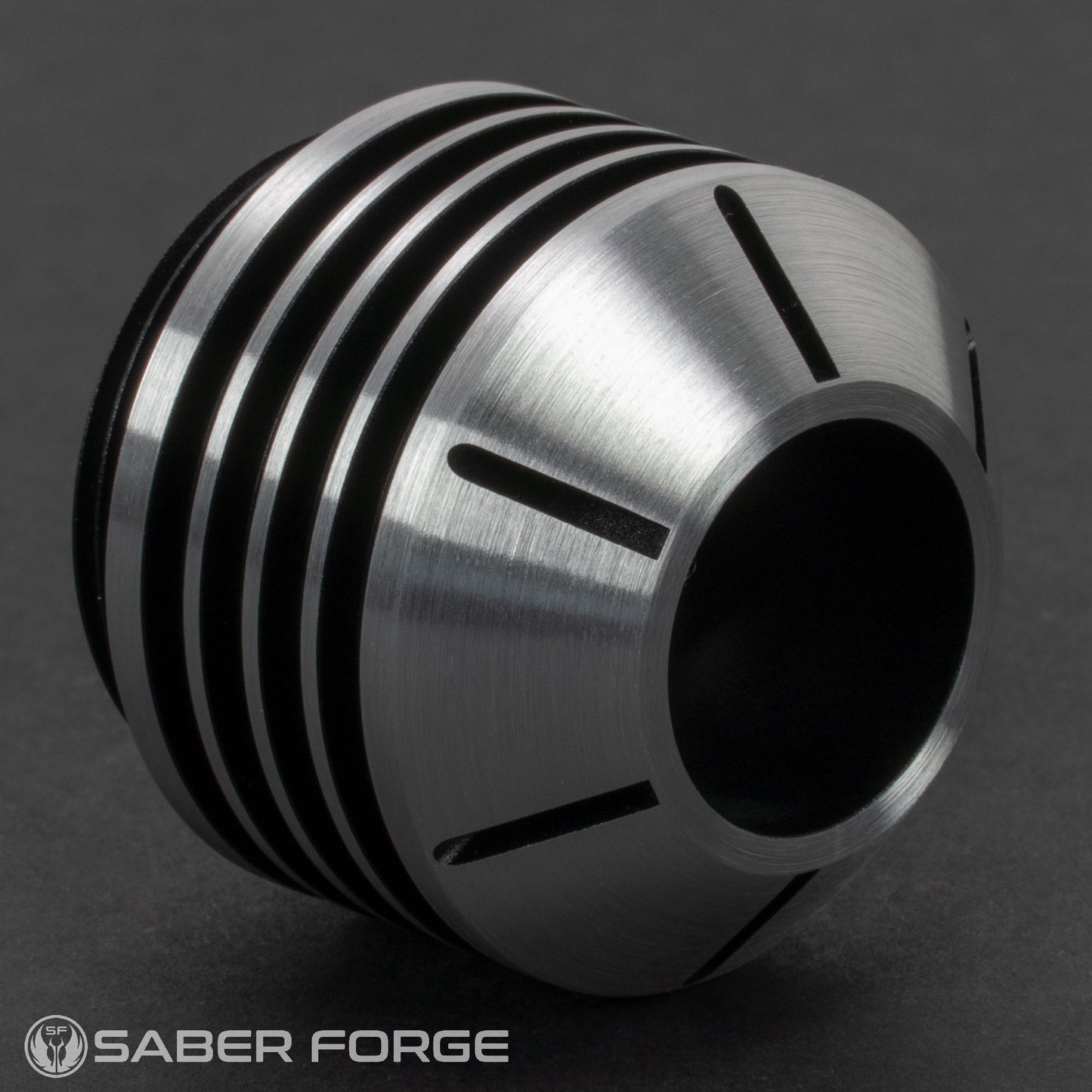 04 Pommel