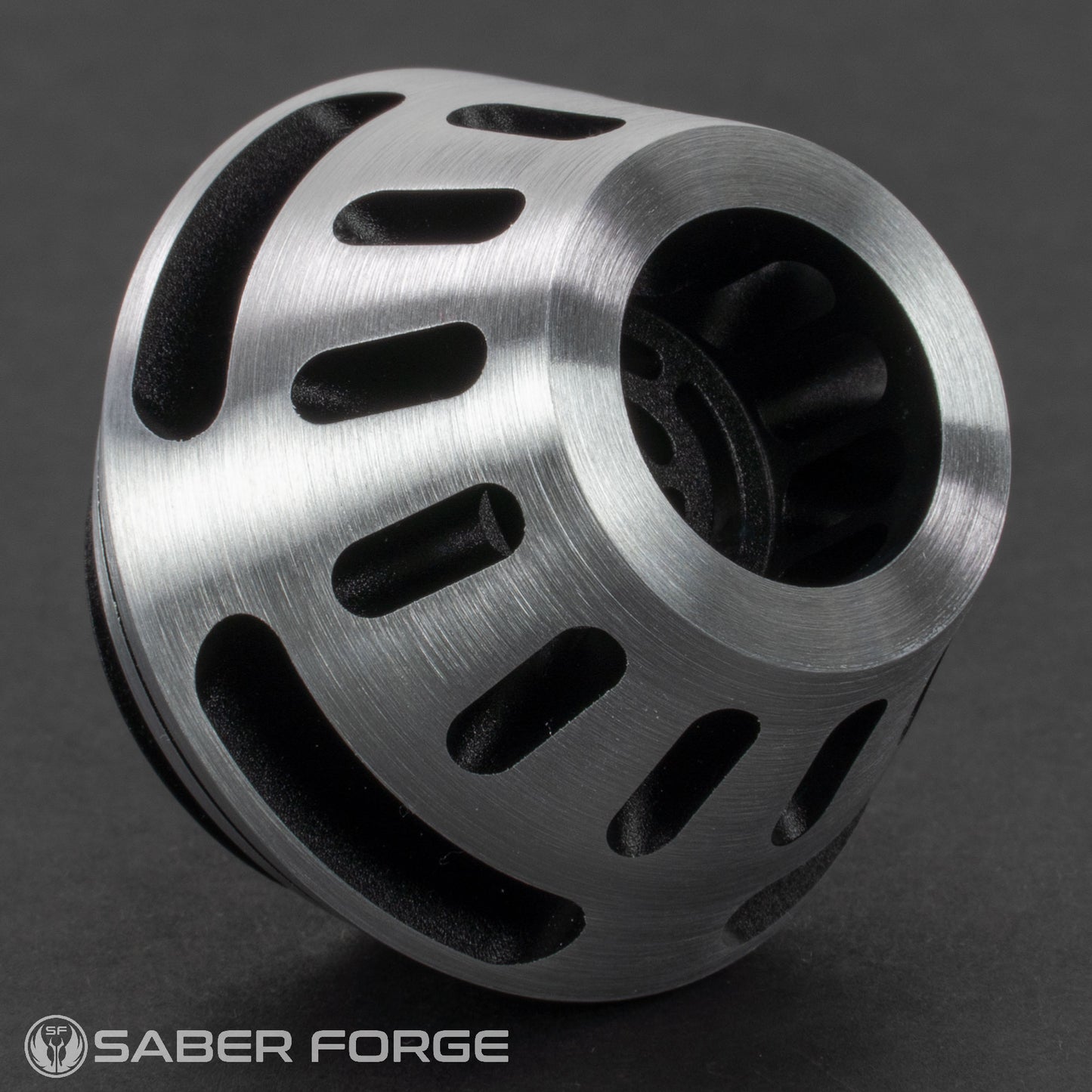 08 Pommel