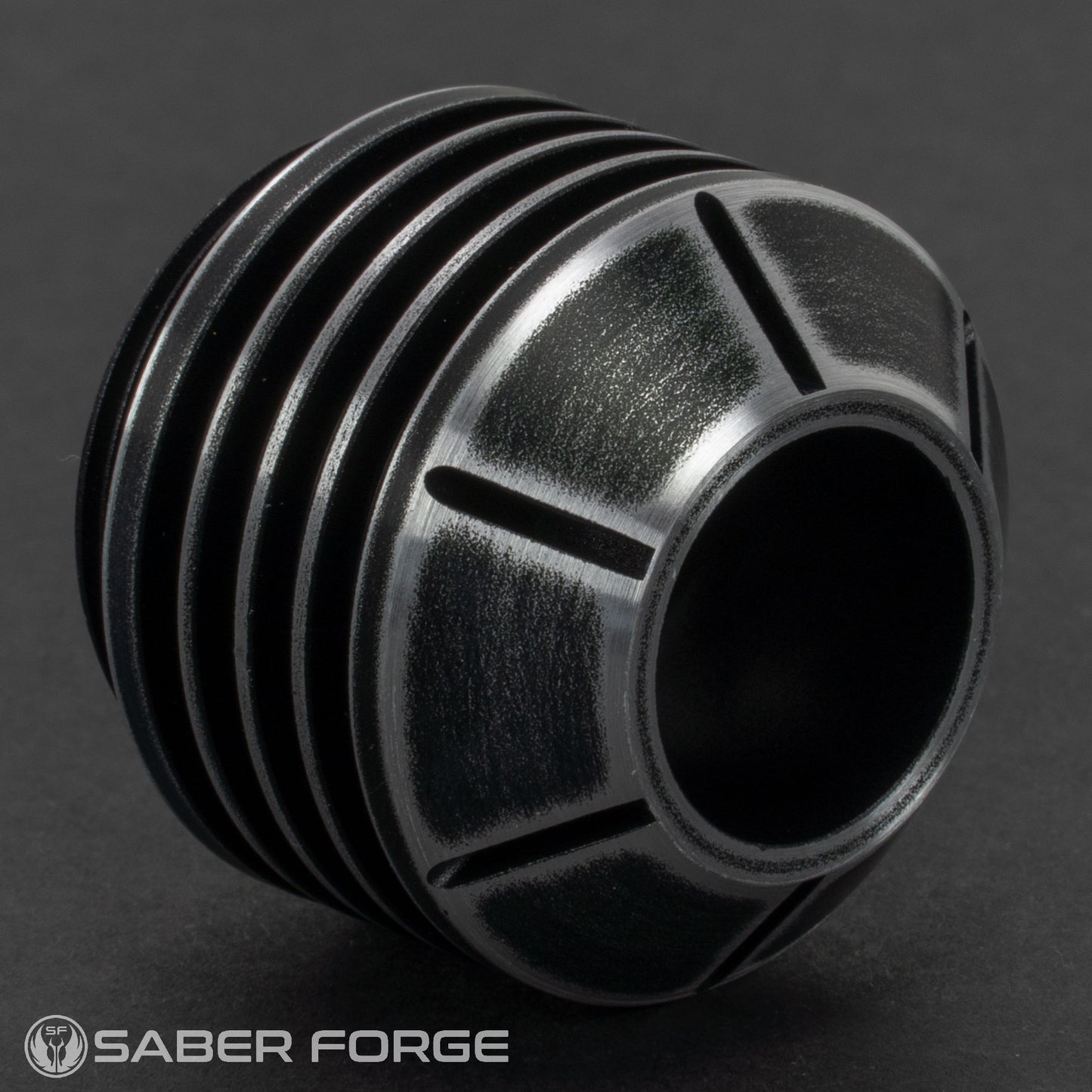 04 Pommel