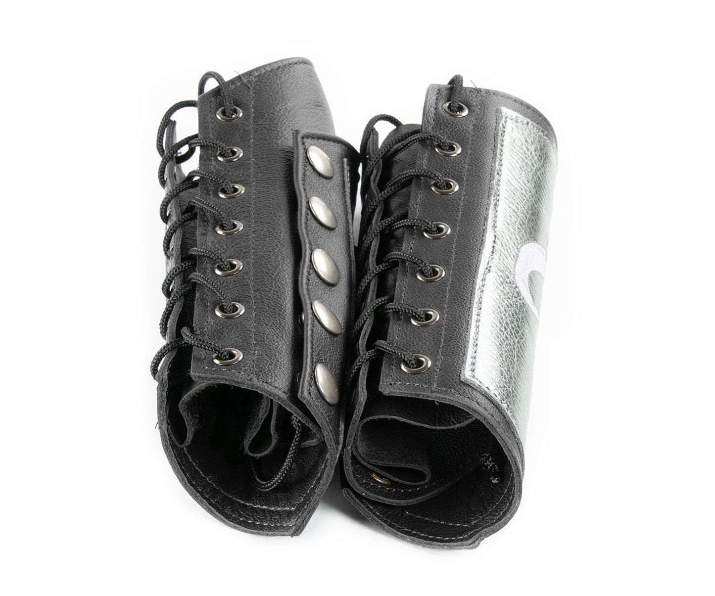 Mythaskull Leather Bracers