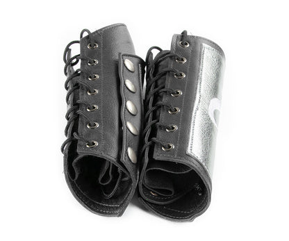 Mythaskull Leather Bracers